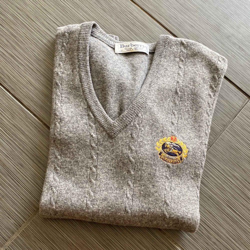 Burberrys Men’s V-Neck Sweater - Grey